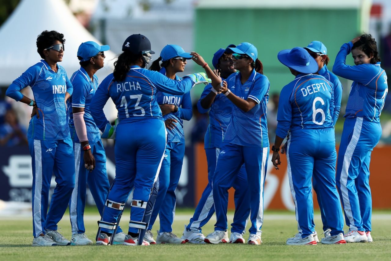 ශ්රී ලංකාවට ලකුණු 147ක දැවැන්ත පරාජයක්... ඉන්දීය කාන්තා ක්රීඩිකාවෝ ආසියානු ක්රීඩා උළෙලේ රන් පදක්කම රැක ගනිති!