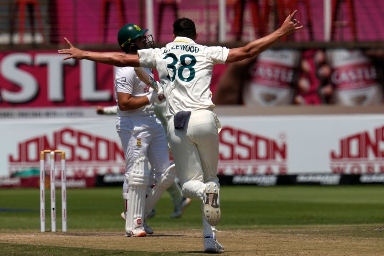 Josh Hazlewood celebrates the wicket of Wiaan Mulder, South Africa vs Australia, 1st Test, Durban, 5th day, October 13, 2026