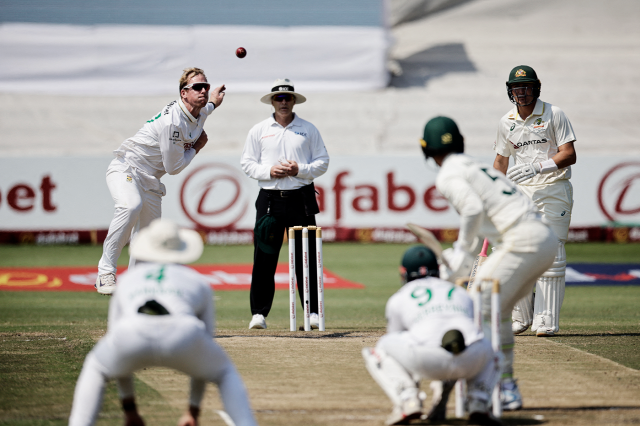 Simon Harmer bowls, South Africa vs Australia, 1st Test, Durban, 4th day, October 12, 2026
