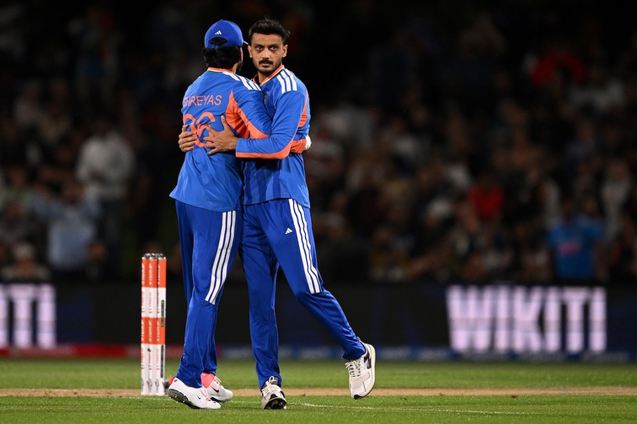 Axar Patel hugs Shreyas Iyer, New Zealand vs India, 1st T20I, Christchurch, October 22, 2026