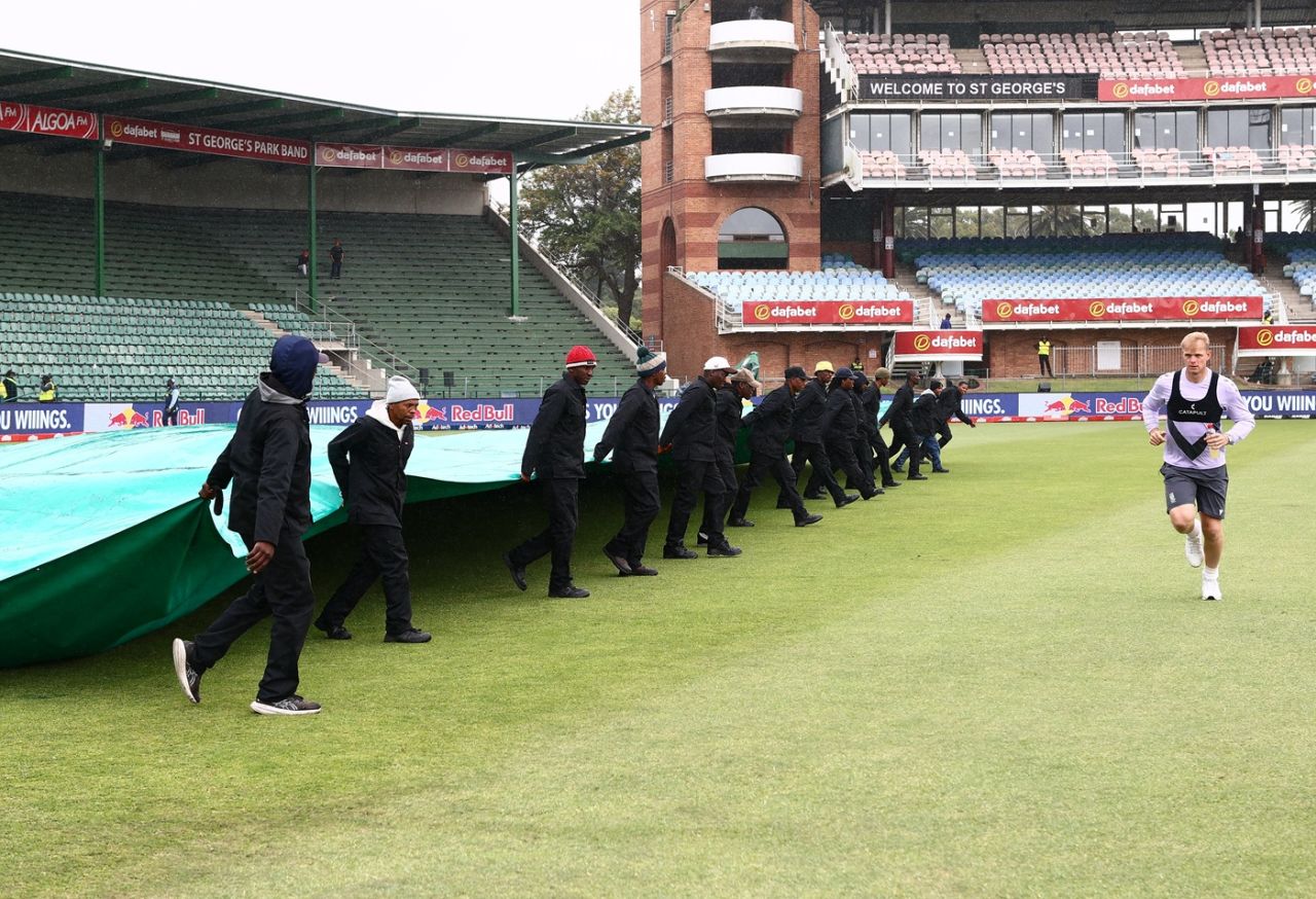 Rain played hide-and-seek for most of the morning session, South Africa vs Australia, 2nd Test, fifth day, Gqeberha, October 22, 2026