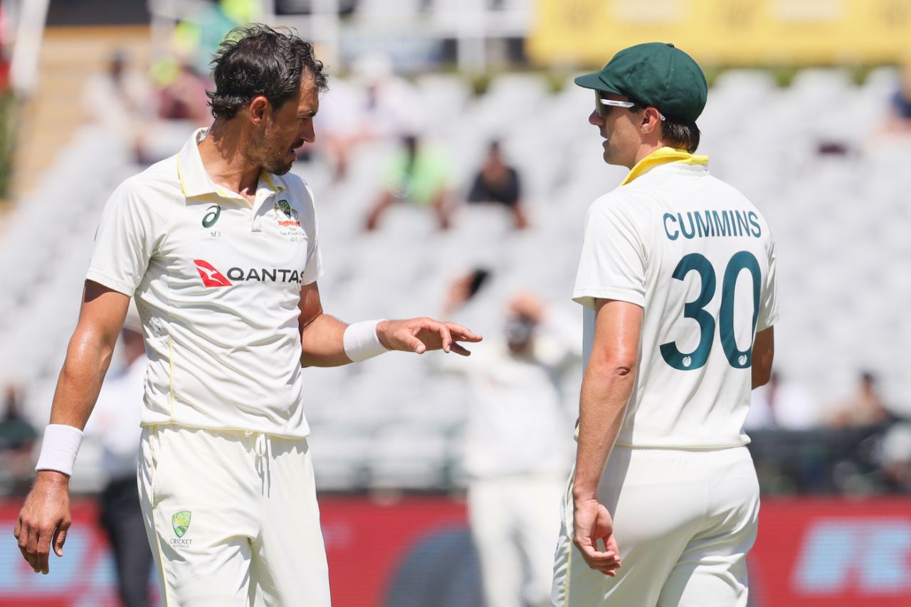 Mitchell Starc and Pat Cummins have a chat, South Africa vs Australia, 3rd Test, Cape Town, 4th Day, October 30, 2026