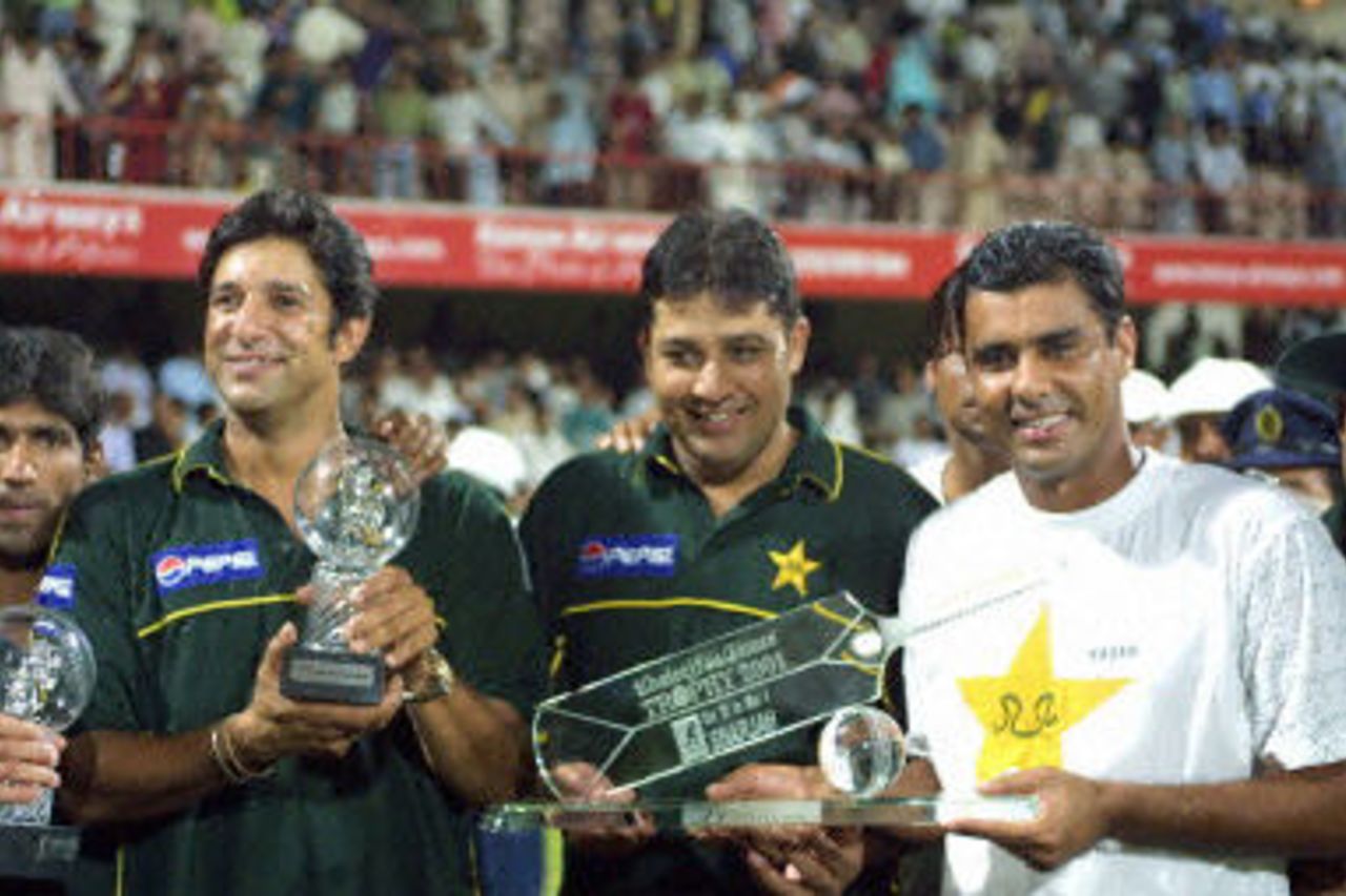 Pakistan v Sri Lanka, Kaleej Times Trophy, Final match, Sharjah C A Stadium,4th November 2001