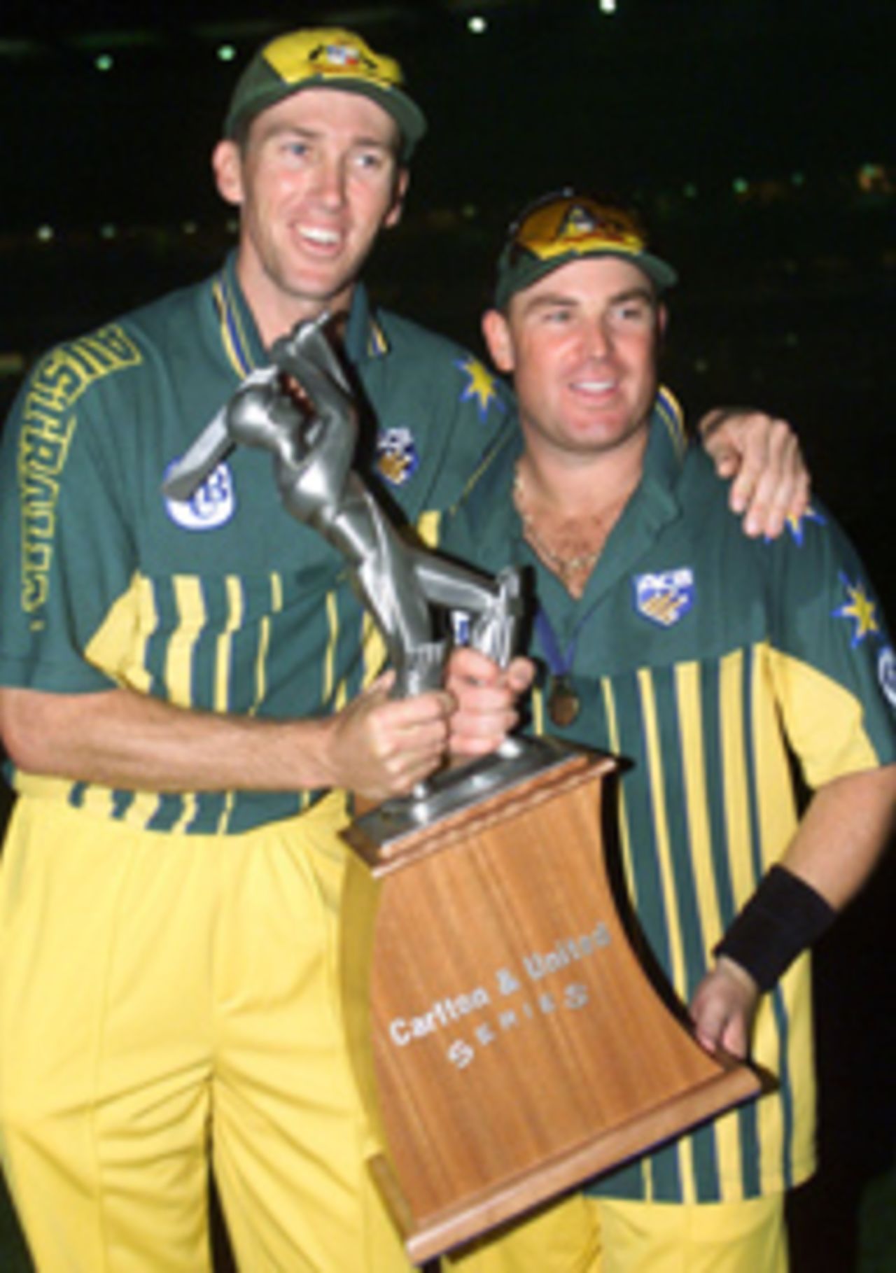 Shane Warne & Glenn McGrath with the Carlton & United Series Trophy, 1998/99