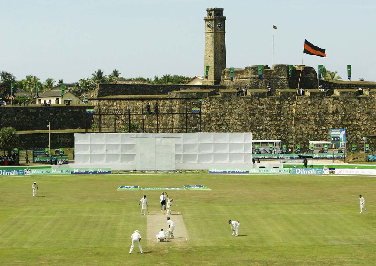 The Galle Fort is in view as Shane Warne bowls, Sri Lanka vs Australia, 1st Test, Galle, 2nd day, March 9, 2004