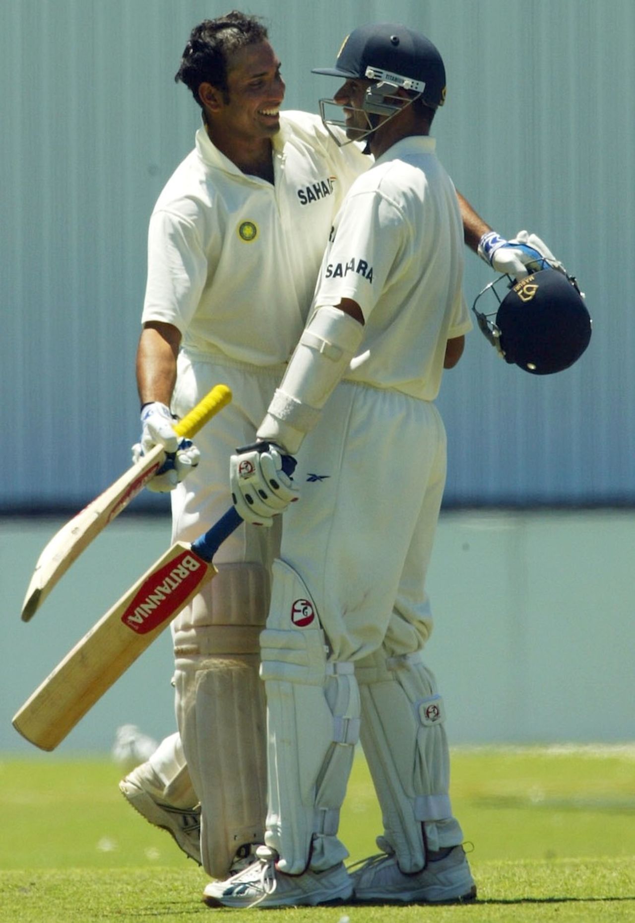 Laxman and Dravid have plenty to celebrate, Australia v India, 2nd Test, Adelaide, 3rd day, December 14, 2003