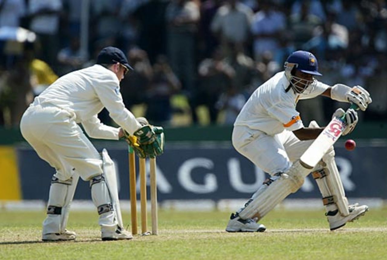 Mahela Jayawardene looks to guide it past point, Sri Lanka v England, 3rd Test, Colombo, December 20, 2003