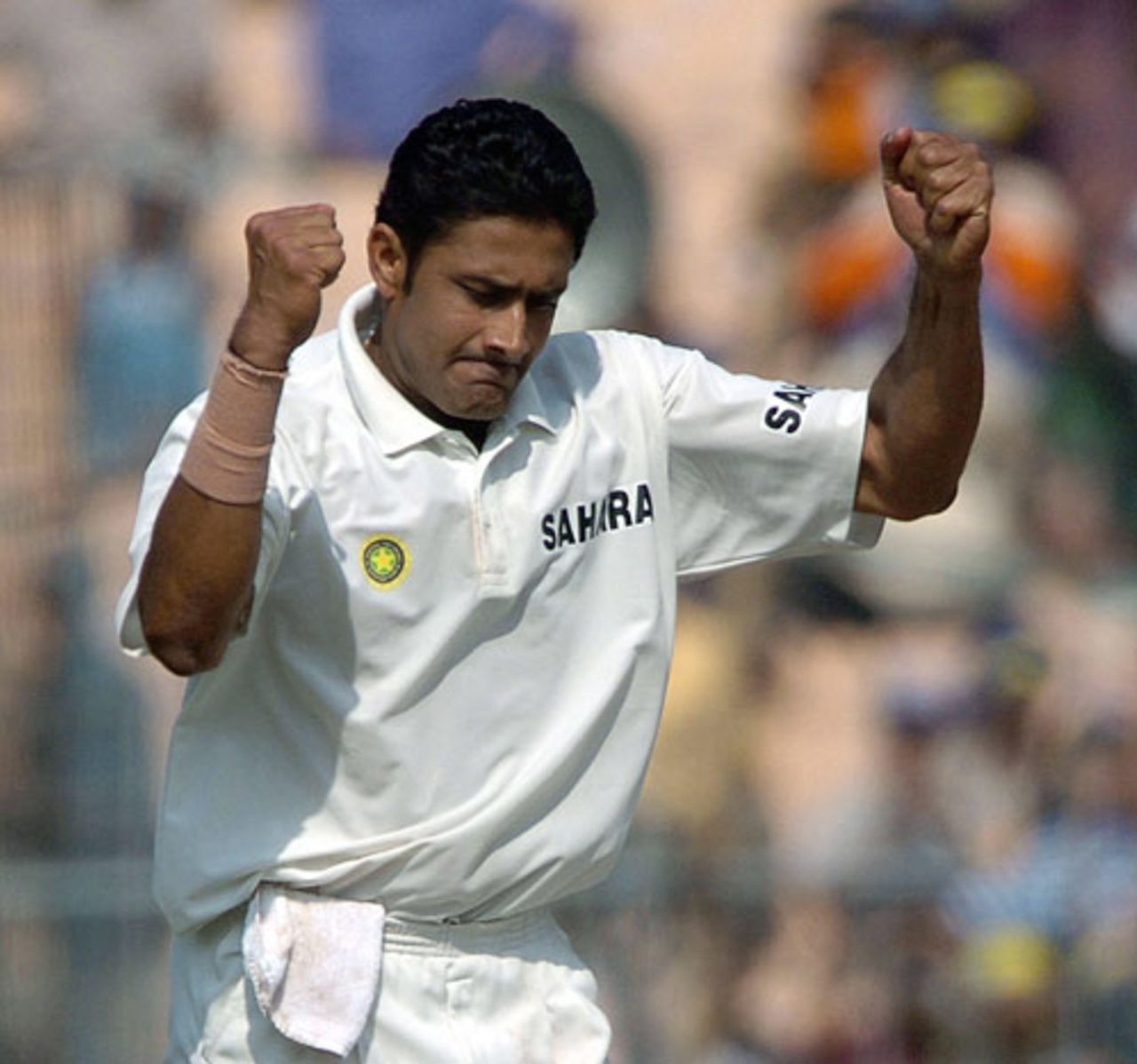Anil Kumble celebrates his 434th Test wicket, India v South Africa, 5th day, second Test, Kolkata, December 2, 2004