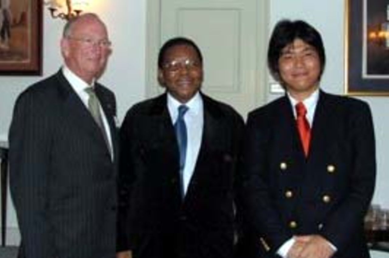 Cricket Australia Deputy Chairman Mr Creagh O'Connor (left) with South Africa's Ambassador to Japan, Dr B. S. Nqubane (middle) and JCA Chairman Mr Takao Ito