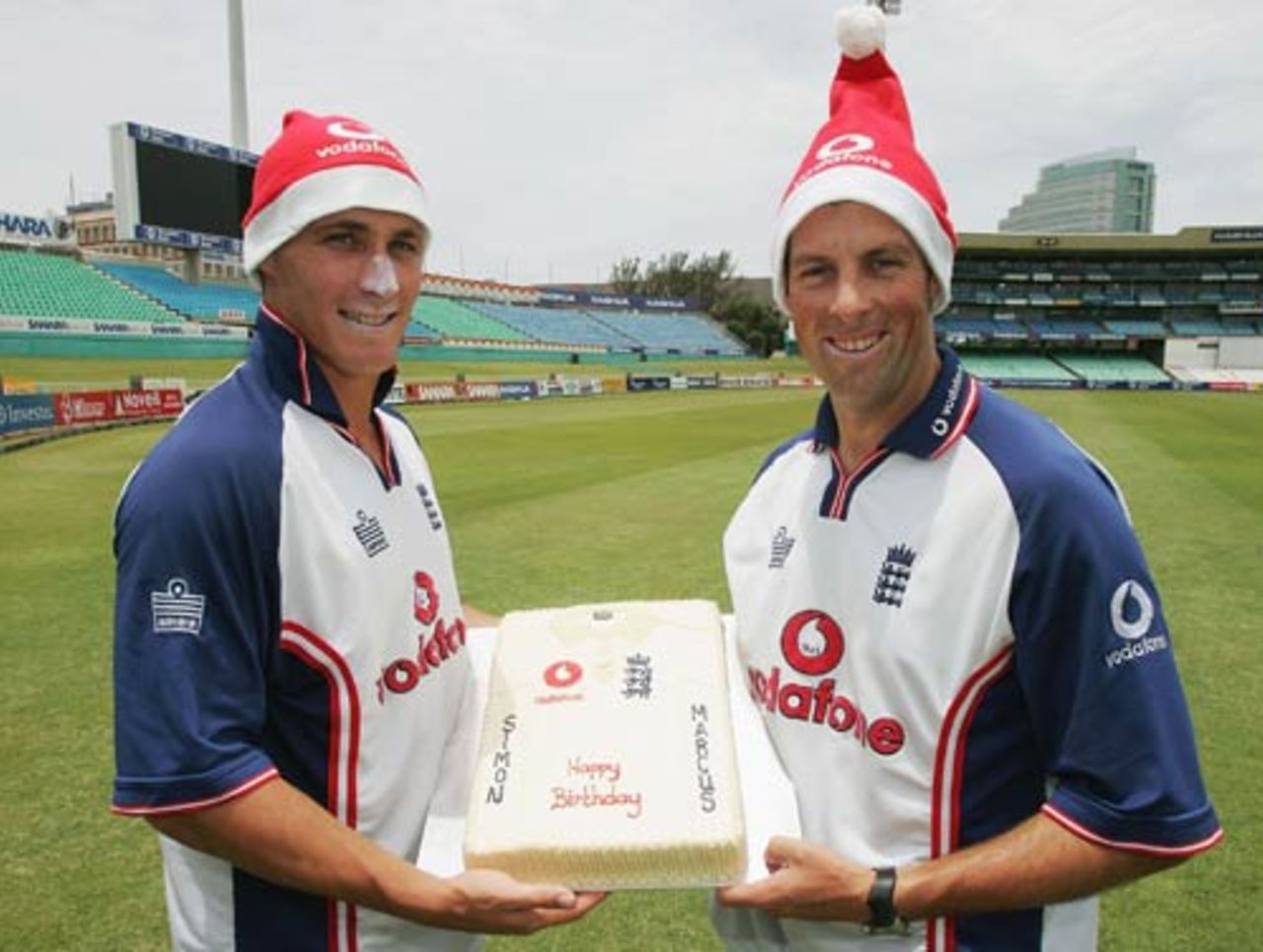 Marcus Trescothick and Simon Jones celebrate their birthday ahead of the Boxing Day Test, Durban, December 25 2004