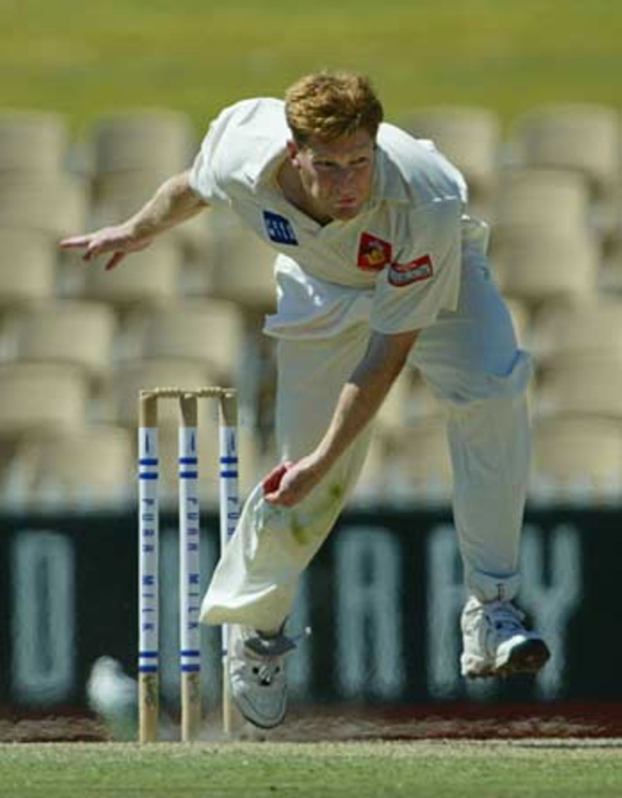 Matthew Inness bowling for Victoria, South Australia v Victoria, Adelaide, February 2, 2004