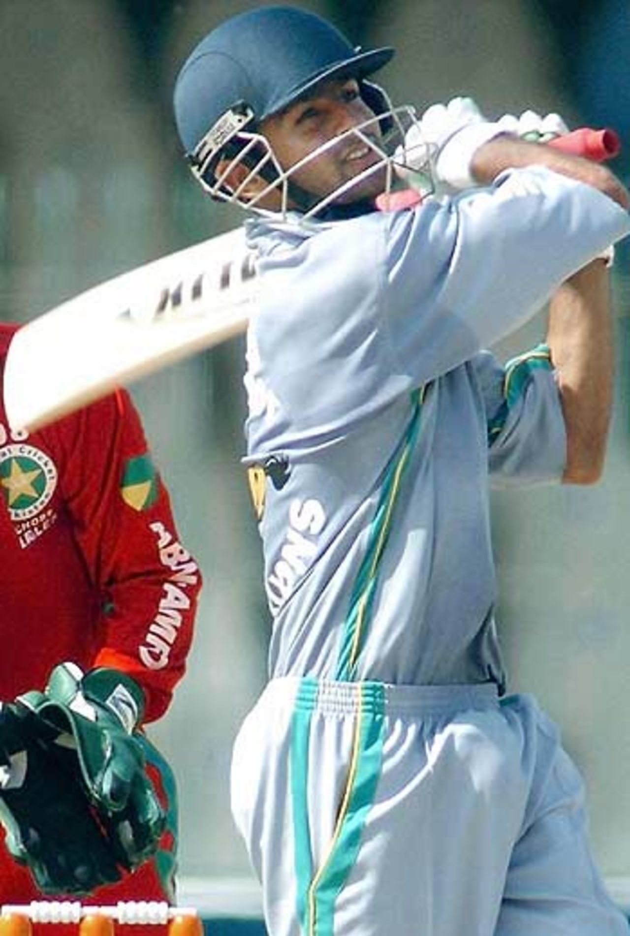 Shoaib Malik pulls one to midwicket, Sialkot Stallions v Lahore Eagles, Twenty20, Lahore, April 26, 2005
