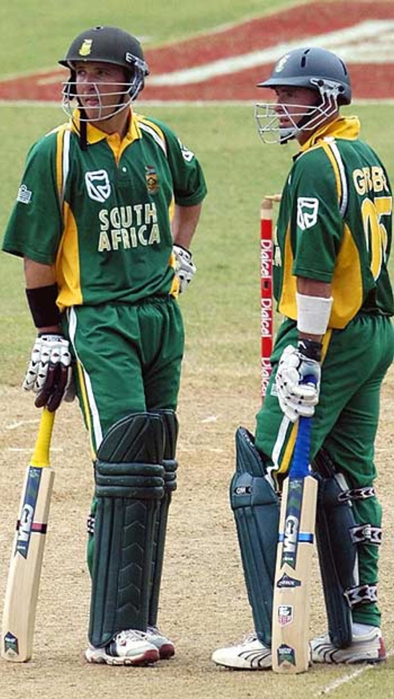 Boeta Dippenaar and Herschelle Gibbs take a break, West Indies v South Africa, 2nd ODI, Jamaica, May 8, 2005