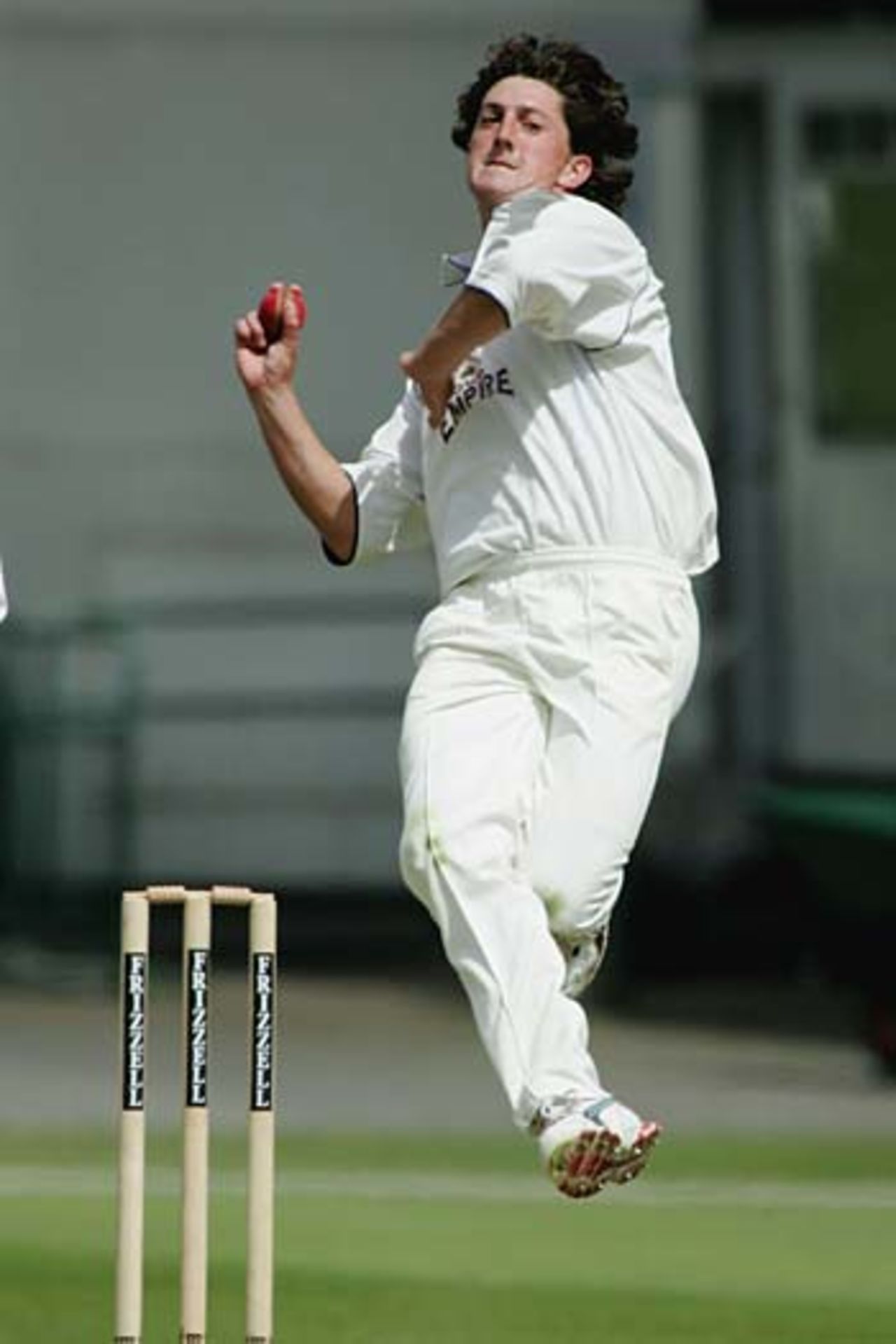Jonathan Lewis in his delivery stride, Middlesex v Gloucestershire, Lord's, May 11 2005