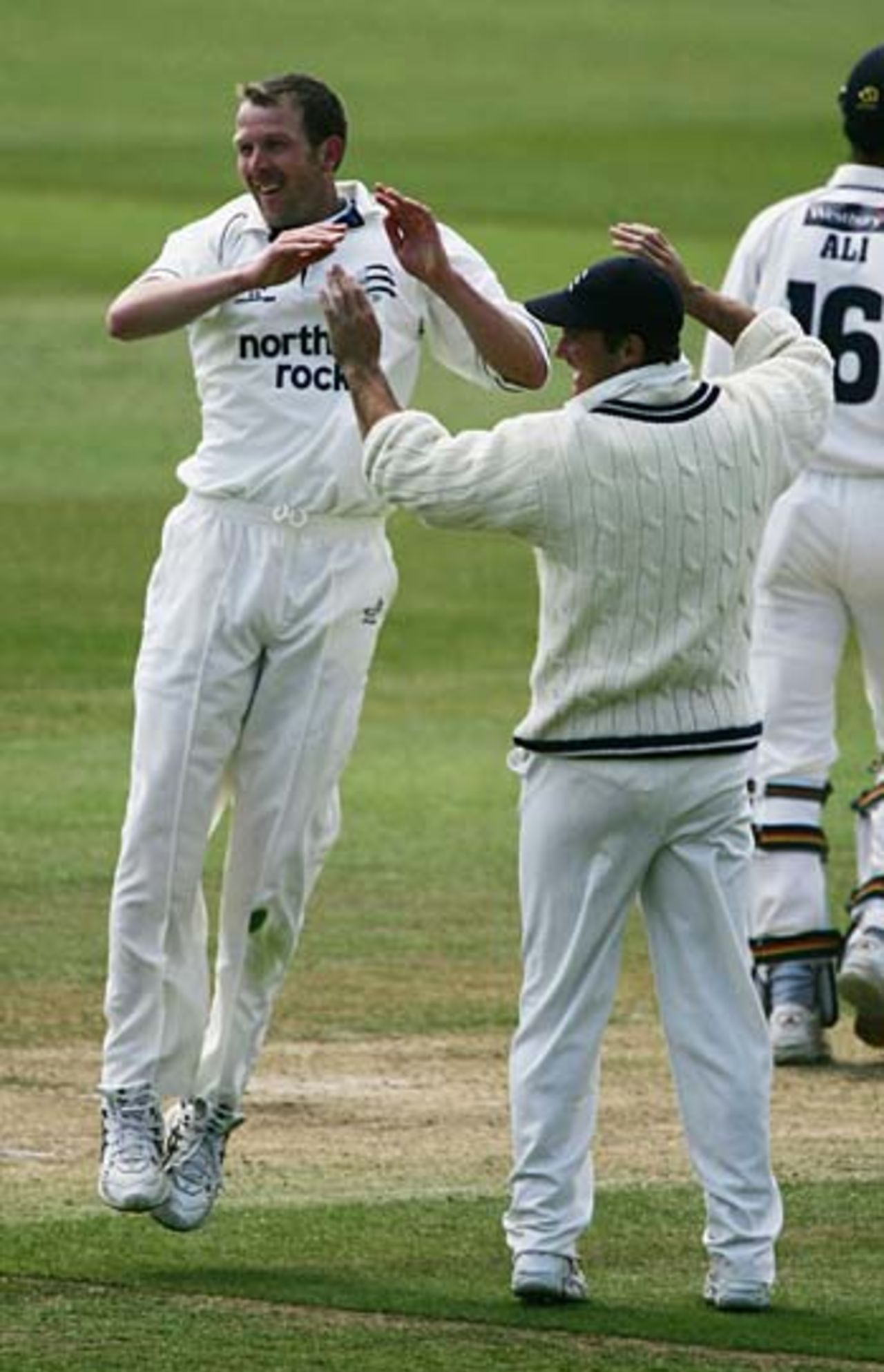 Alan Richardson celebrates the wicket of Kadeer Ali, Middlesex v Gloucestershire, Lord's, May 12 2005