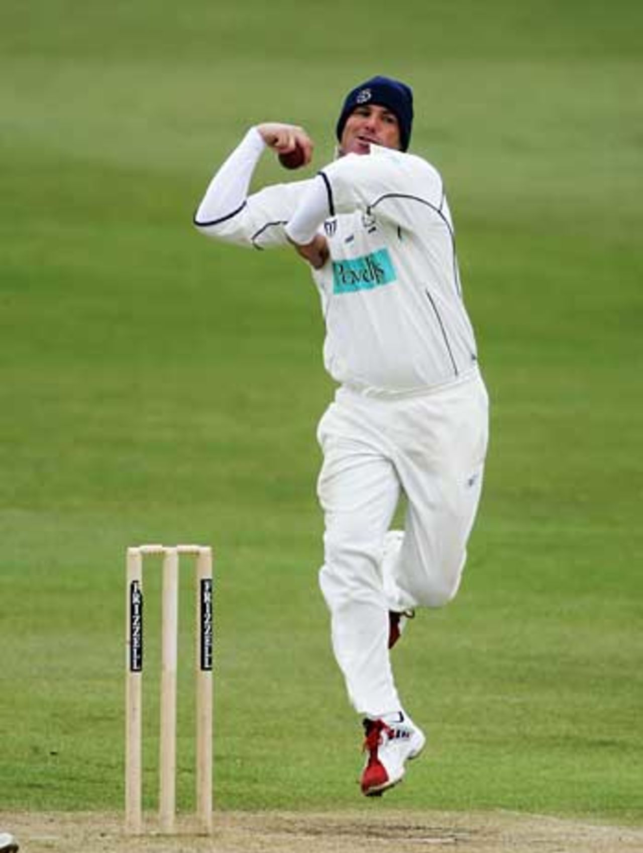 Shane Warne bowls in a woolly hat, Kent v Hampshire, Canterbury, May 14