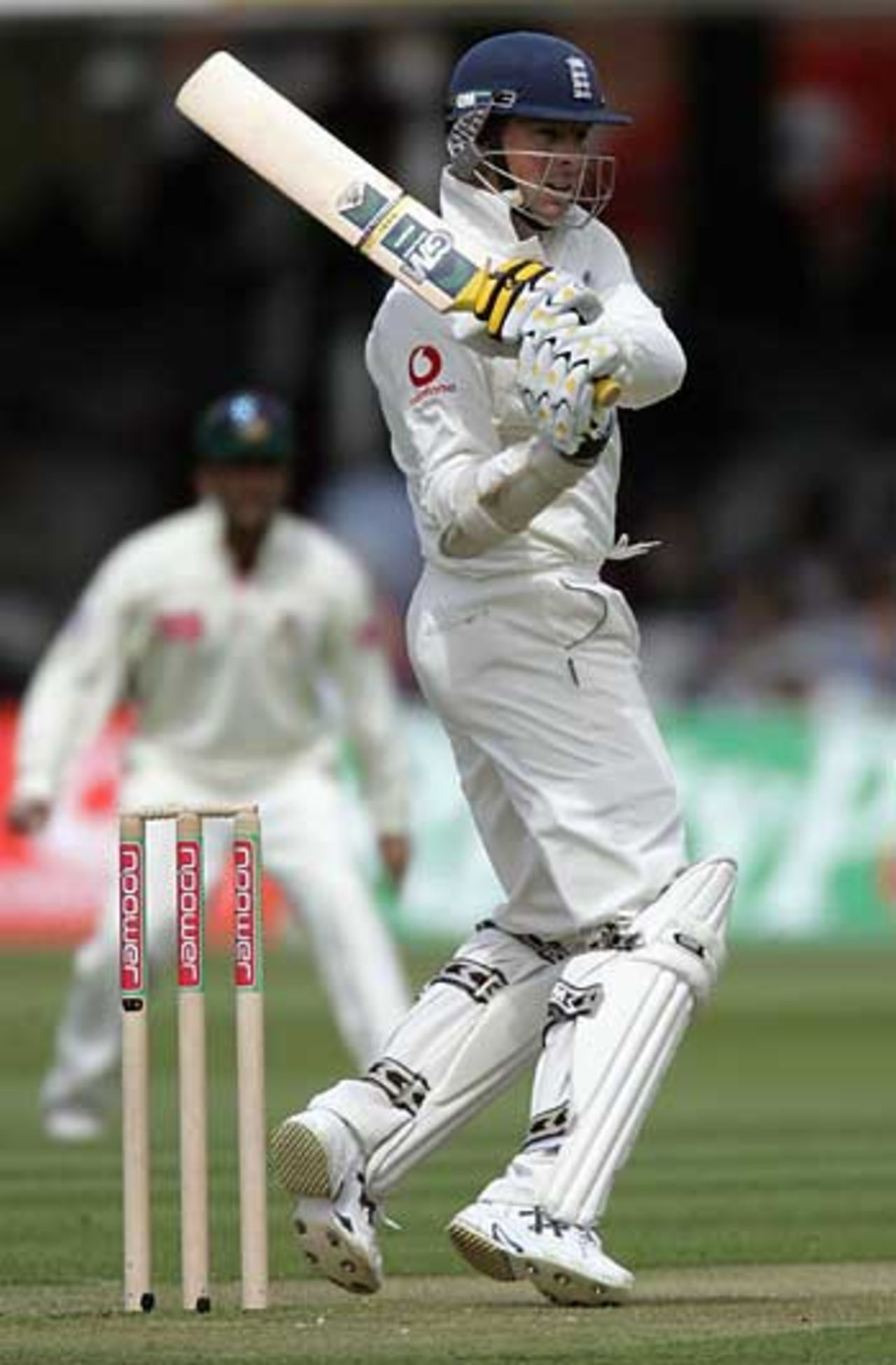 Marcus Trescothick pulls as he launches England's first innings, England v Bangladesh, 1st Test, 1st day, Lord's, May 26