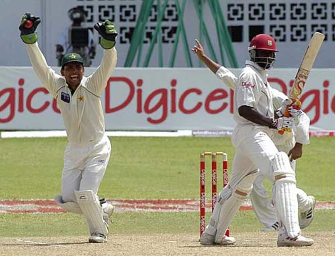 Kamran Akmal appeals unsuccessfully against Wavell Hinds, West Indies v Pakistan, 1st Test, Barbados, May 28
