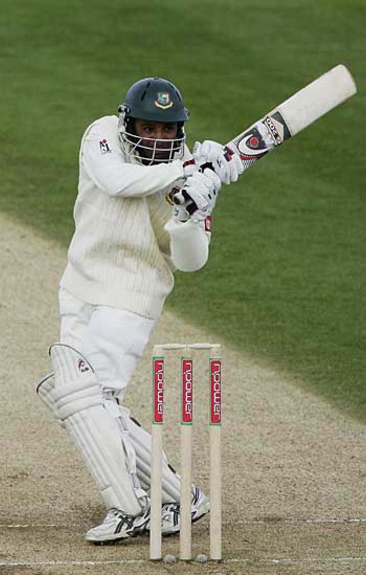 Javed Omar pulls during his defiant innings, England v Bangladesh, 2nd Test, Chester-le-Street, June 4