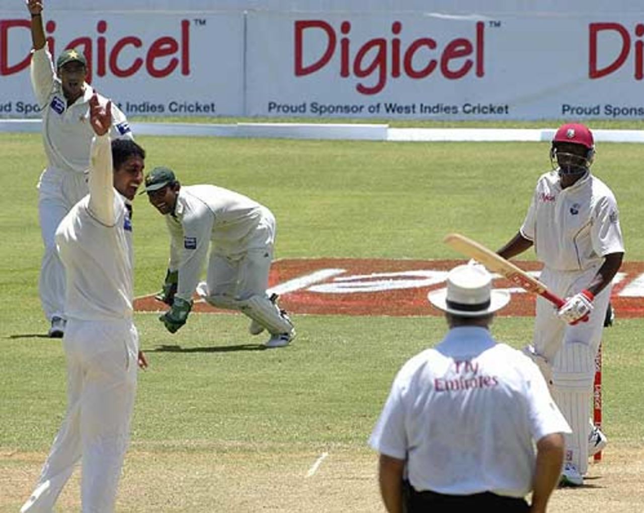 Shabbir Ahmed celebrates after dismissing Daren Powell, West Indies v Pakistan, 2nd Test, Kingston, 3rd day, June 5, 2005