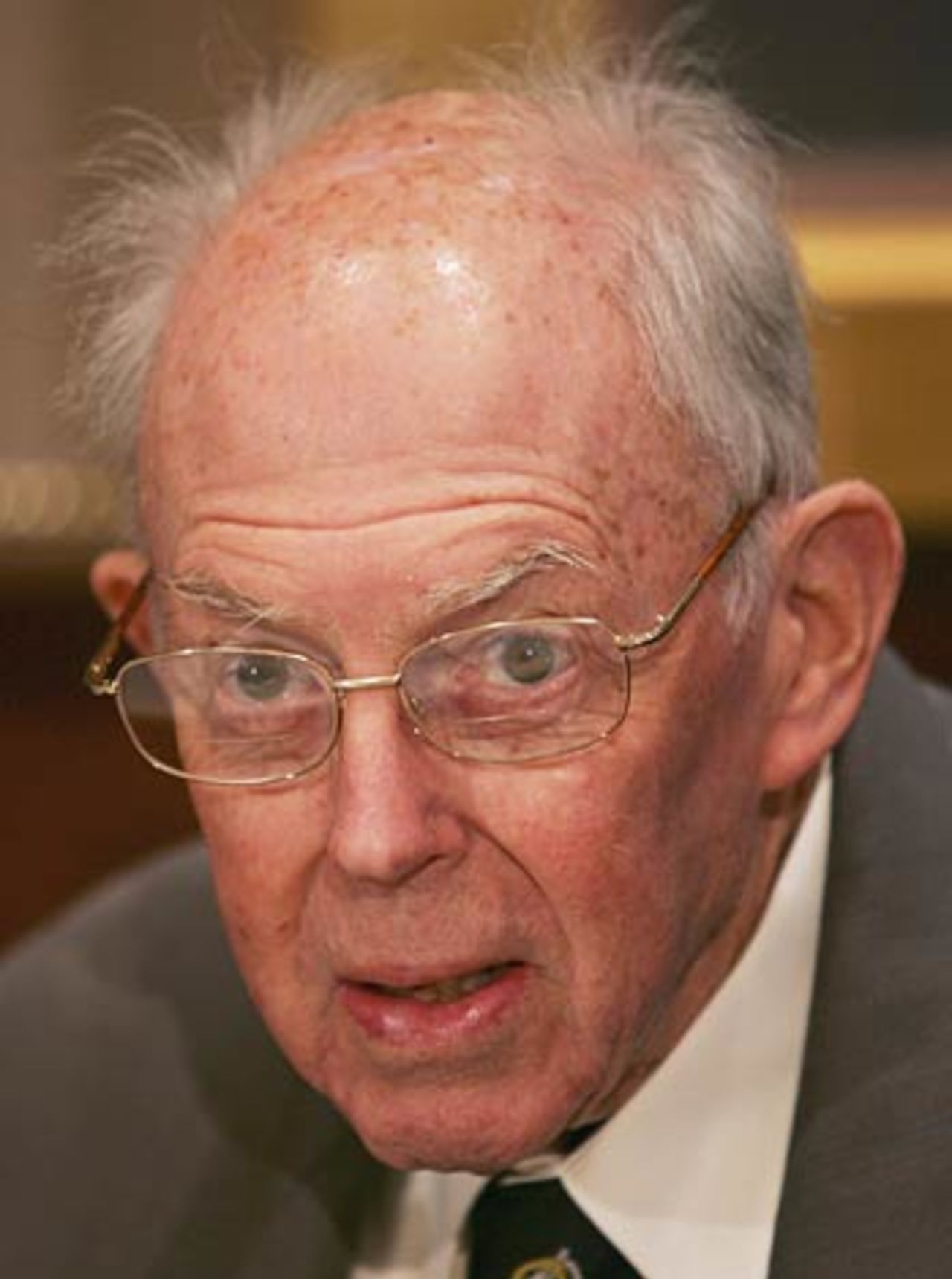 Bill Johnston talks to the media during  a reunion of the remaining Invincibles in Sydney, June 8, 2005