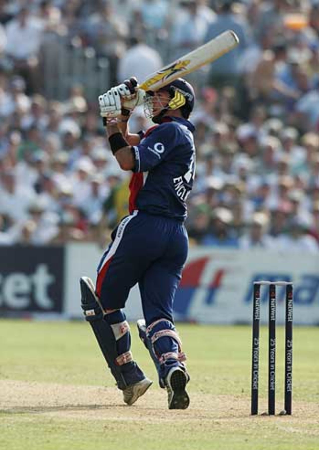 Kevin Pietersen hits out in his match winning 91 from 65 balls, England v Australia, NatWest Series, Bristol, June 19