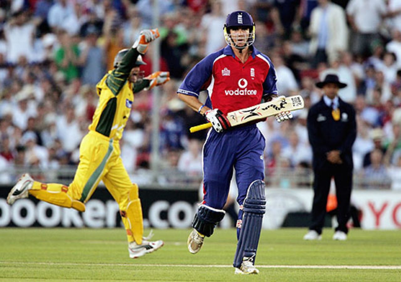 Kevin Pietersen falls to end England's hopes, Australia v England, Chester-le-Street, June 23, 2005
