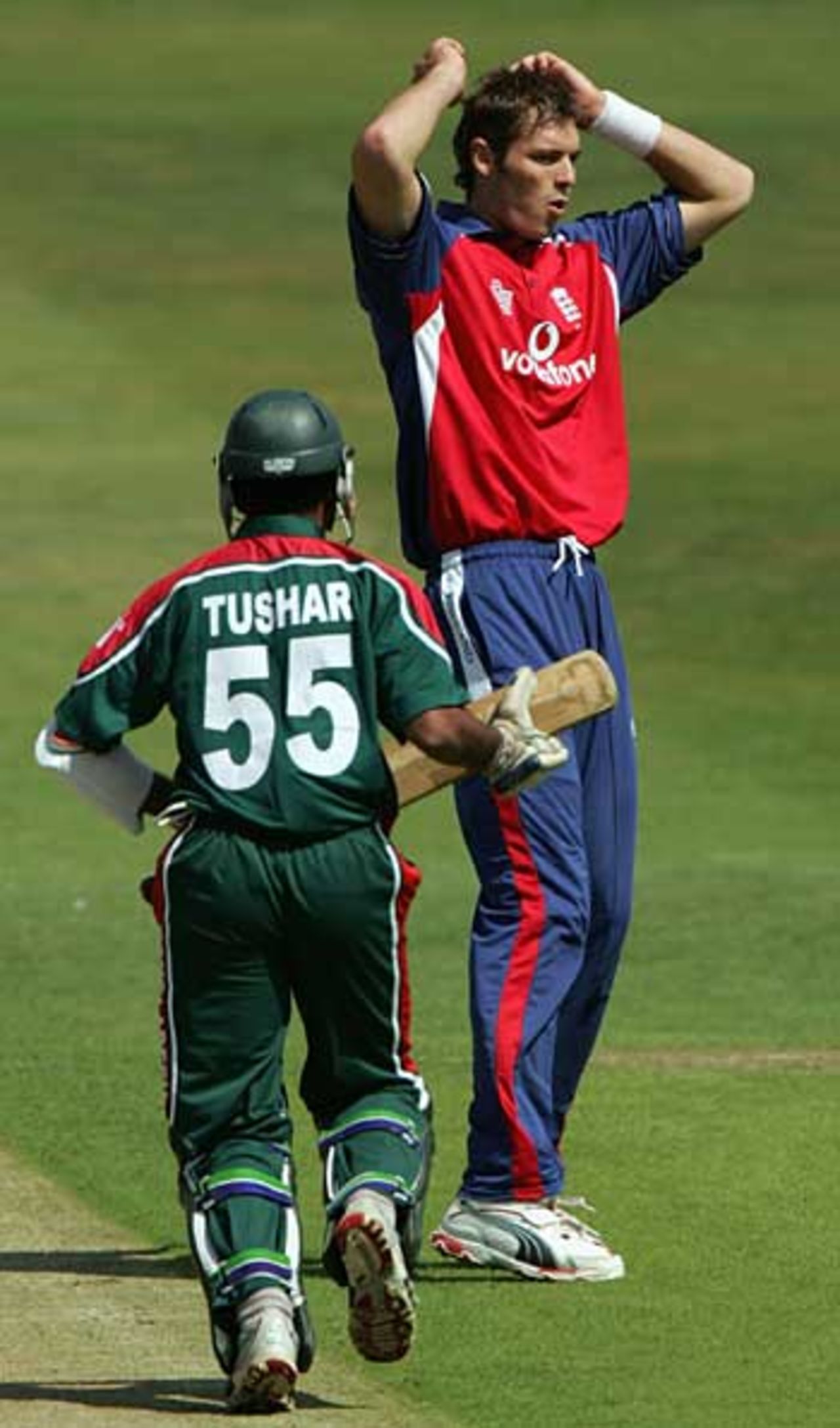 Chris Tremlett with hands on head after Tushar Imran is dropped at slip, England v Bangladesh, NatWest Series, Headingley, June 26