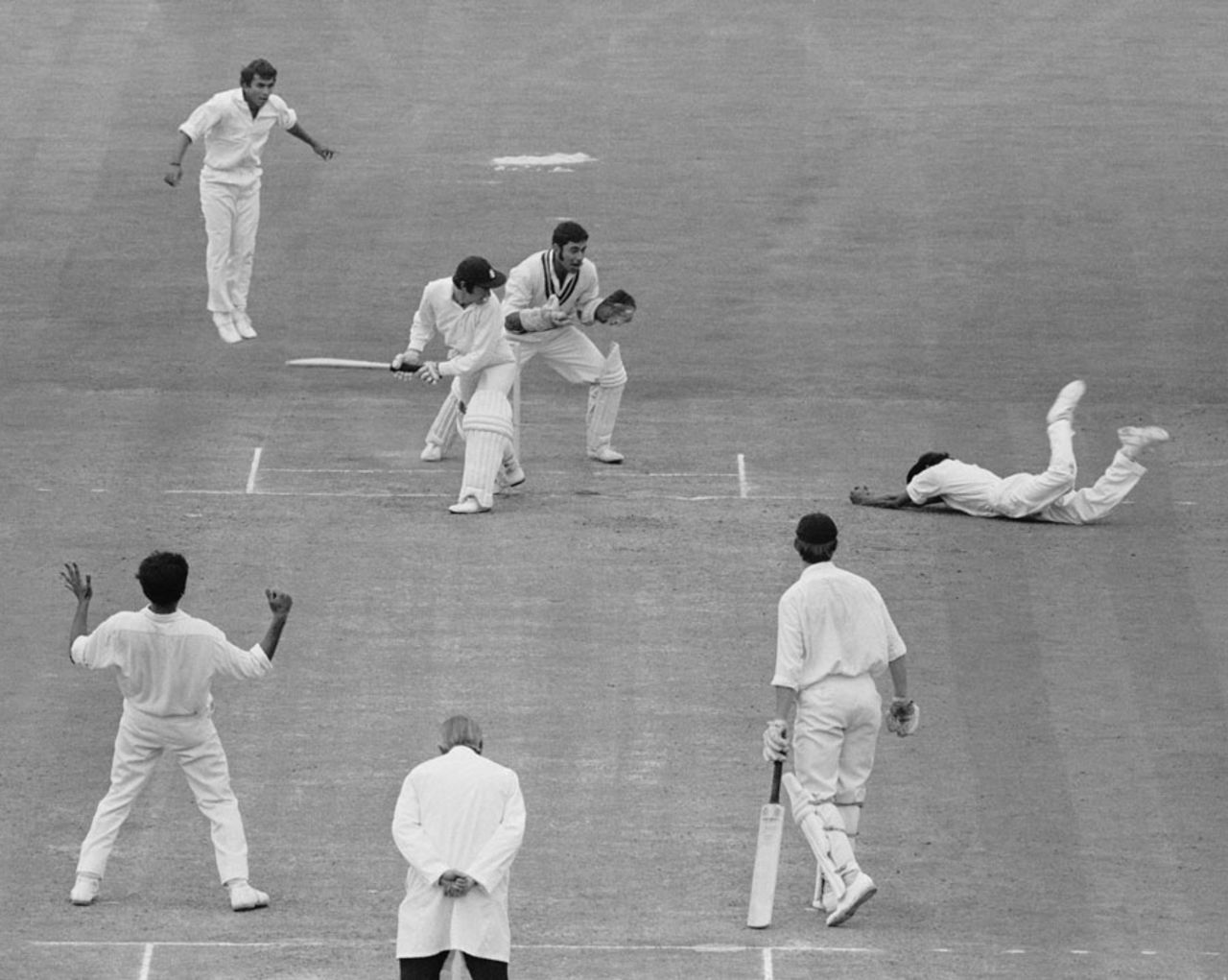 Eknath Solkar takes a brilliant catch to dismiss Alan Knott, England v India, The Oval, 5th day, August 24, 1971