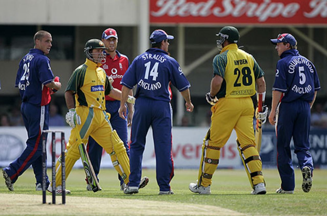 Matthew Hayden squares up to England's fielders as Ricky Ponting intervenes, England v Australia, Edgbaston, June 28, 2005