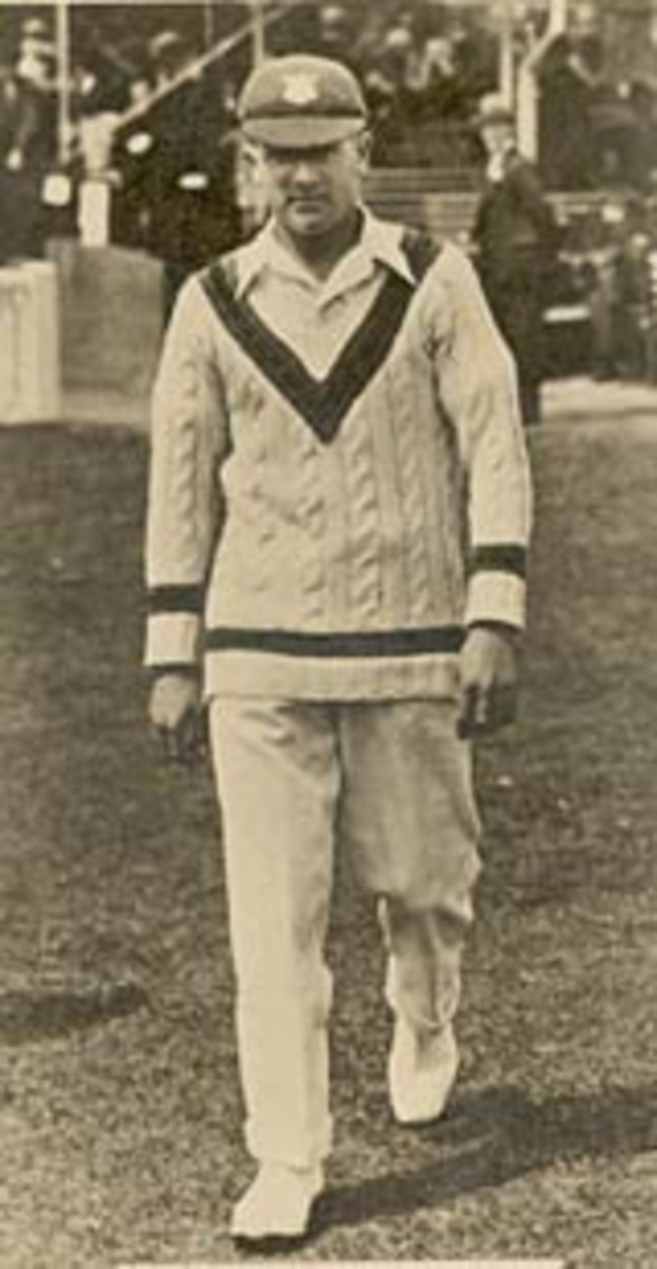 Harold Larwood (cigarette card) 1932