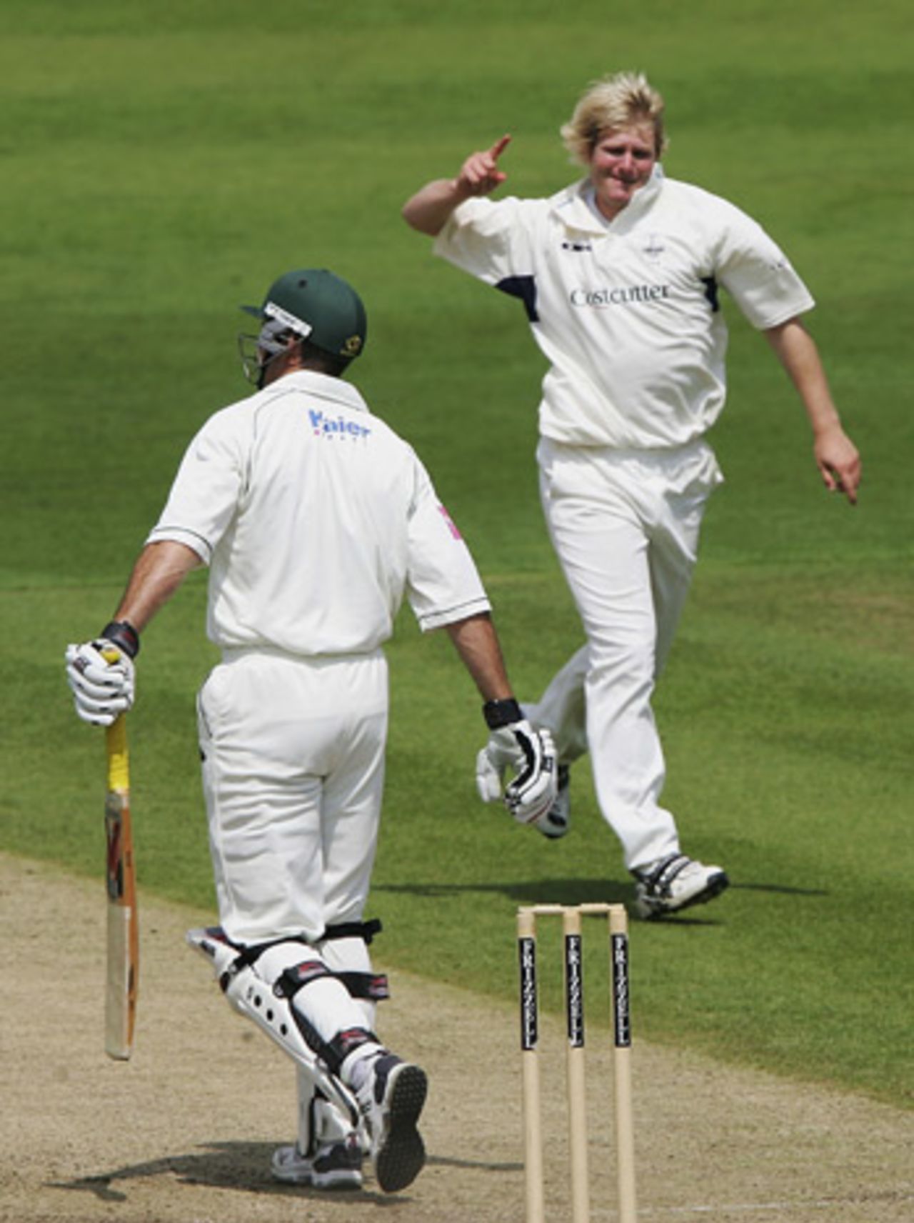 Matthew Hoggard dismisses Graeme Hick, Worcestershire v Yorkshire, Worcester, July 8, 2005