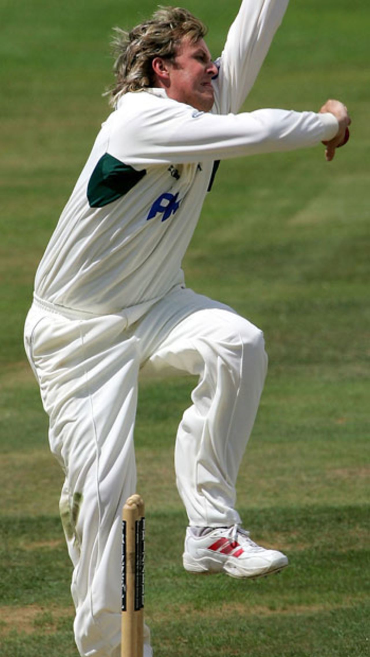 Graeme Swann in action, Warwickshire v Nottinghamshire, Edgbaston, July 20, 2005