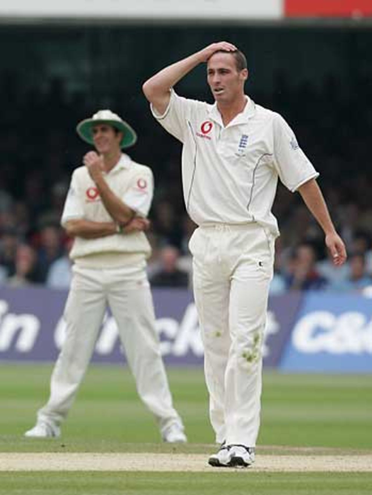 Simon Jones despairs at another drop catch, England v Australia, 1st Test, Lord's, July 23