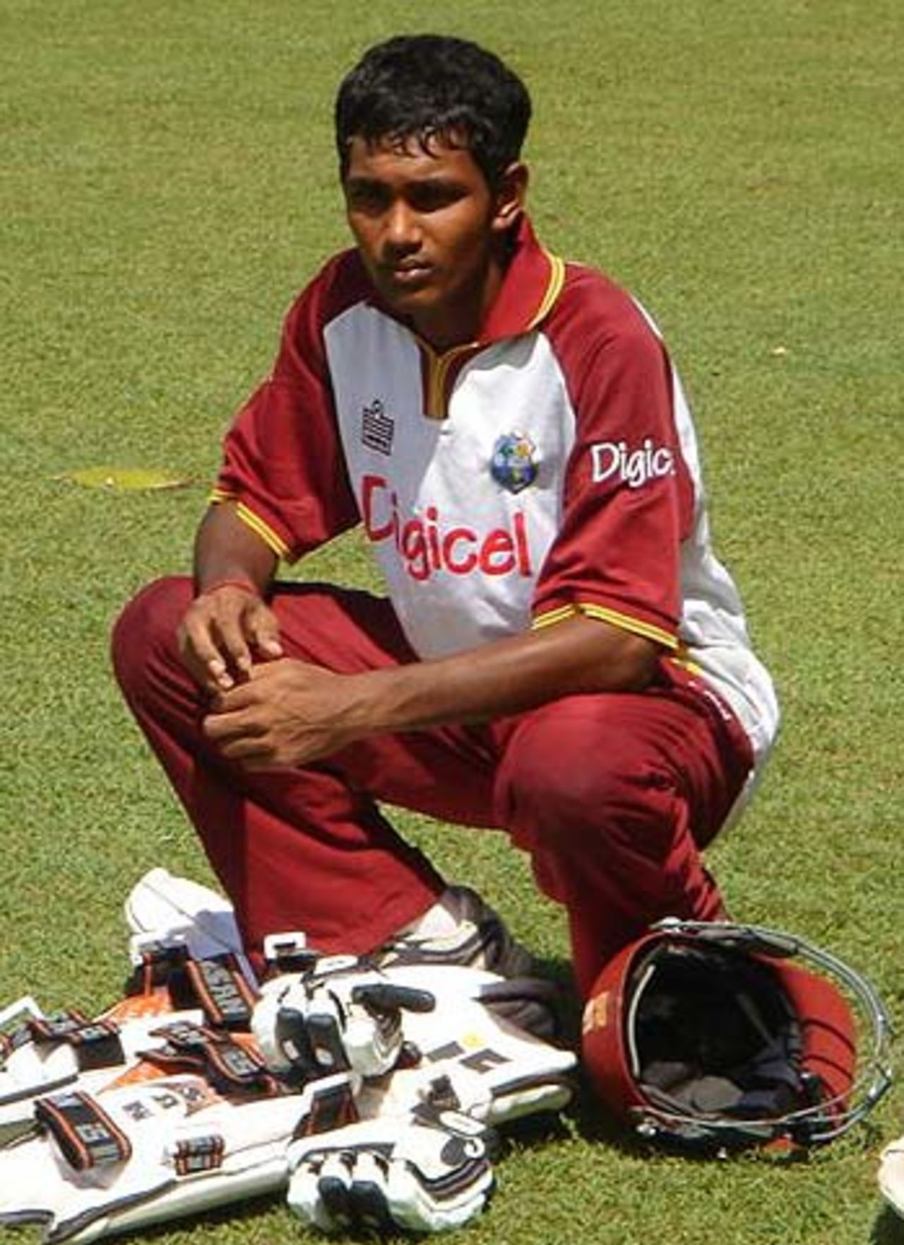 Denesh Ramdin poses for the cameras, Sri Lanka, July 2005