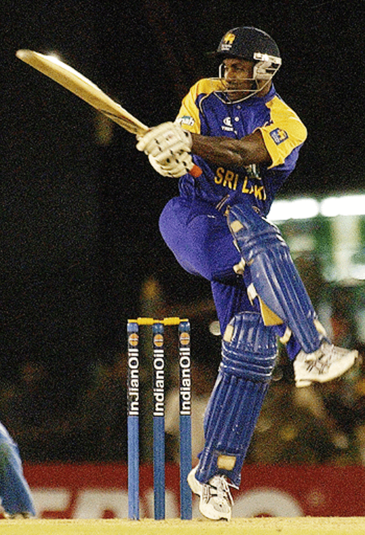 Sanath Jayasuriya pulls in spite of a dislocated shoulder at the Dambulla Cricket Stadium, July 30, 2005