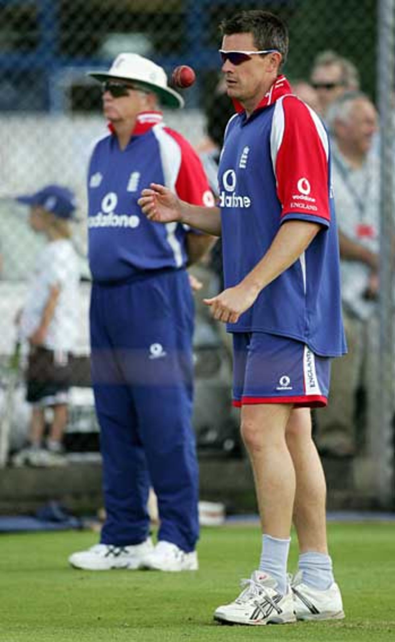 Ashley Giles prepares for the second Test under the watchful eye of Duncan Fletcher, Edgbaston, August 3