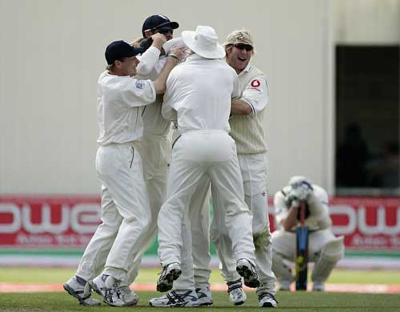 England jump for joy as Lee despairs after the final wicket falls, England v Australia, 2nd Test, Edgbaston, August 7