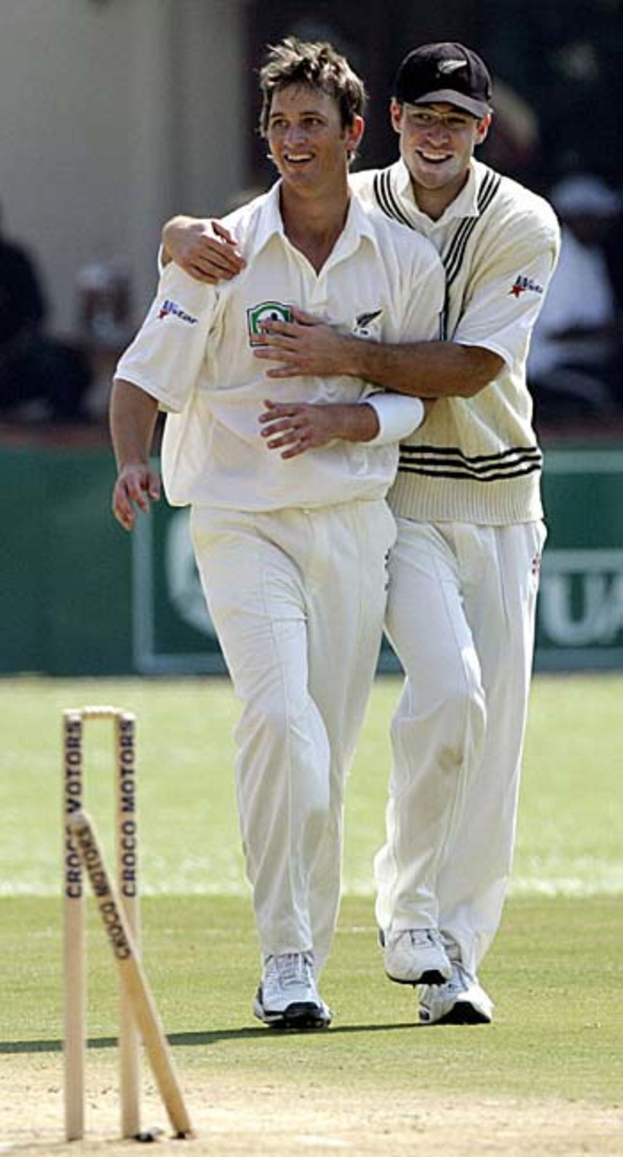 James Franklin celebrates after bowling Heath Streak, Zimbabwe v New Zealand, 1st Test, Harare, August 8, 2005