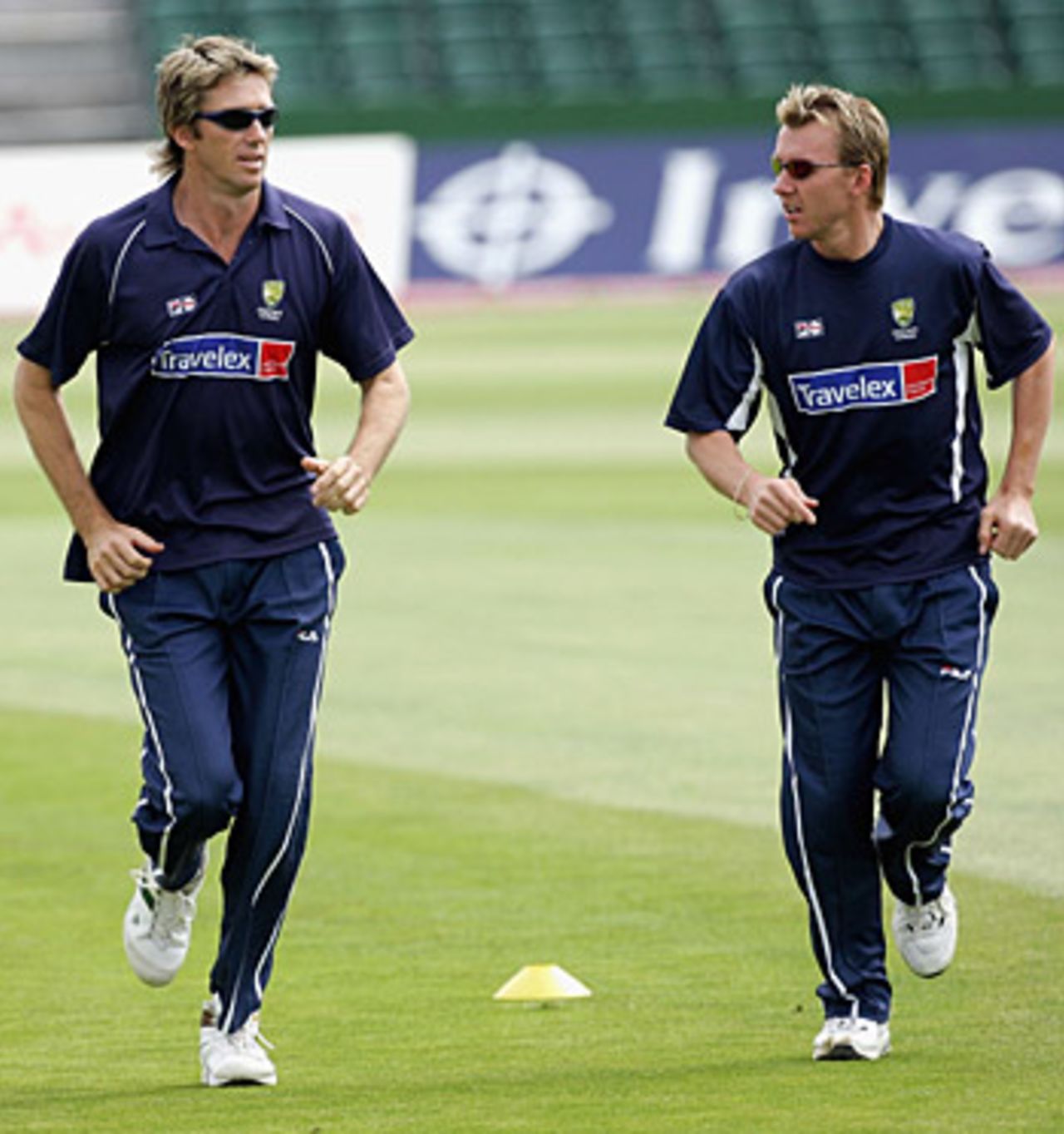 Glenn McGrath and Brett Lee  go through their paces at Old Trafford, August 10, 2005