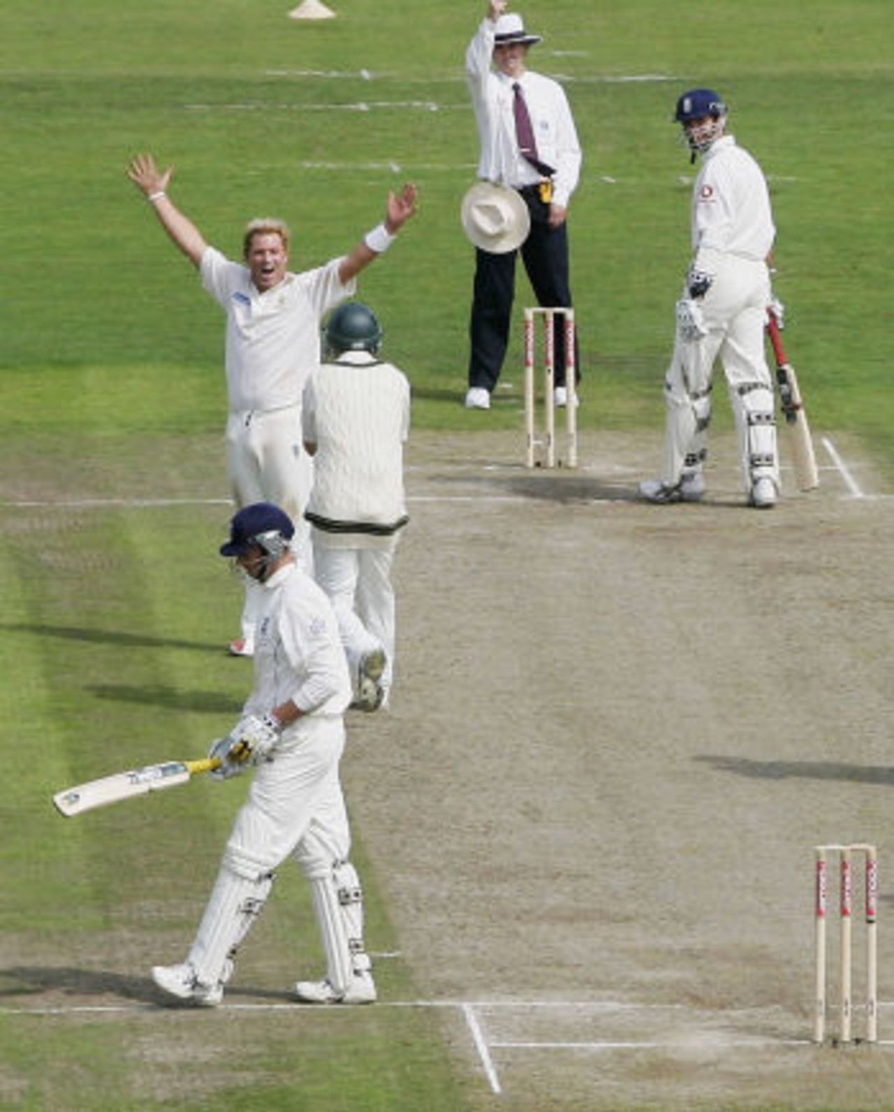 Marcus Trescothick is Shane Warne's 600th Test victim, England v Australia, Old Trafford, August 11, 2005