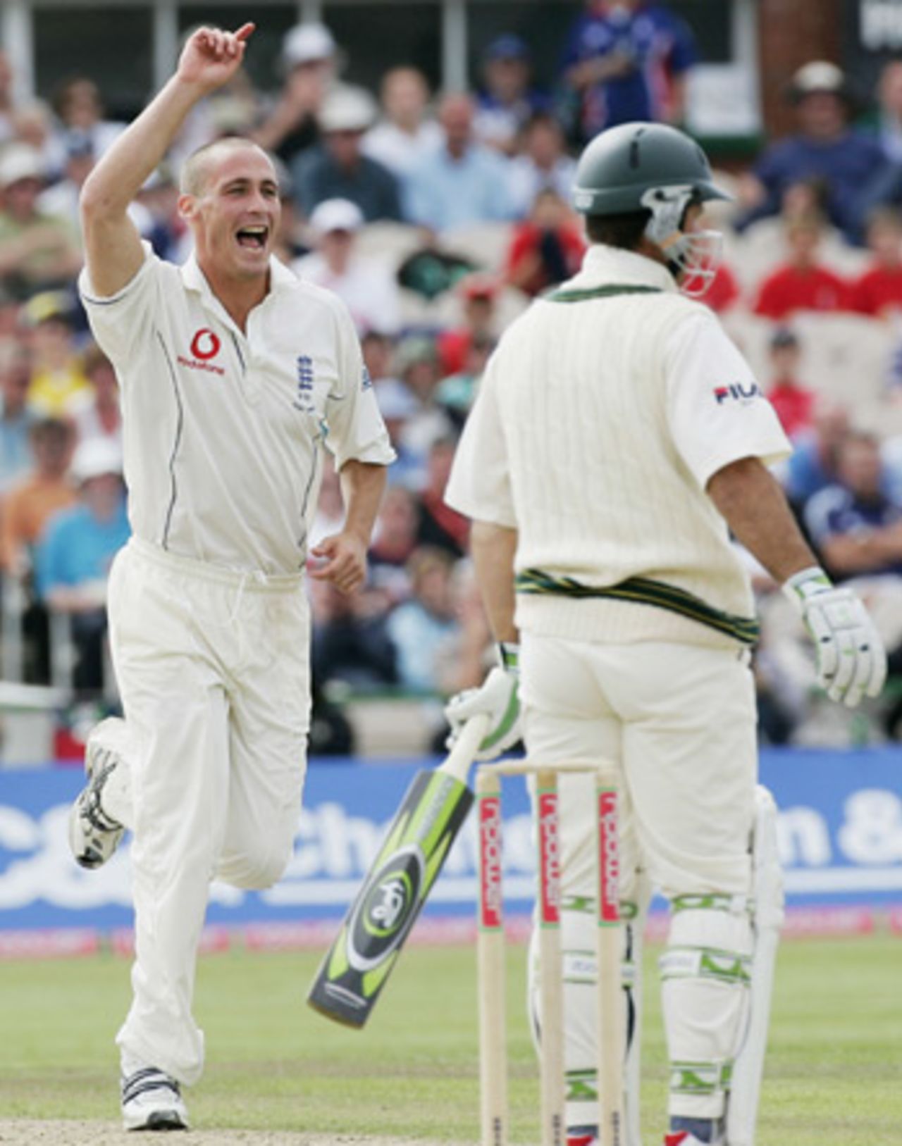 Simon Jones dismisses Ricky Ponting with the first ball after tea, England v Australia, Old Trafford, August 12, 2005