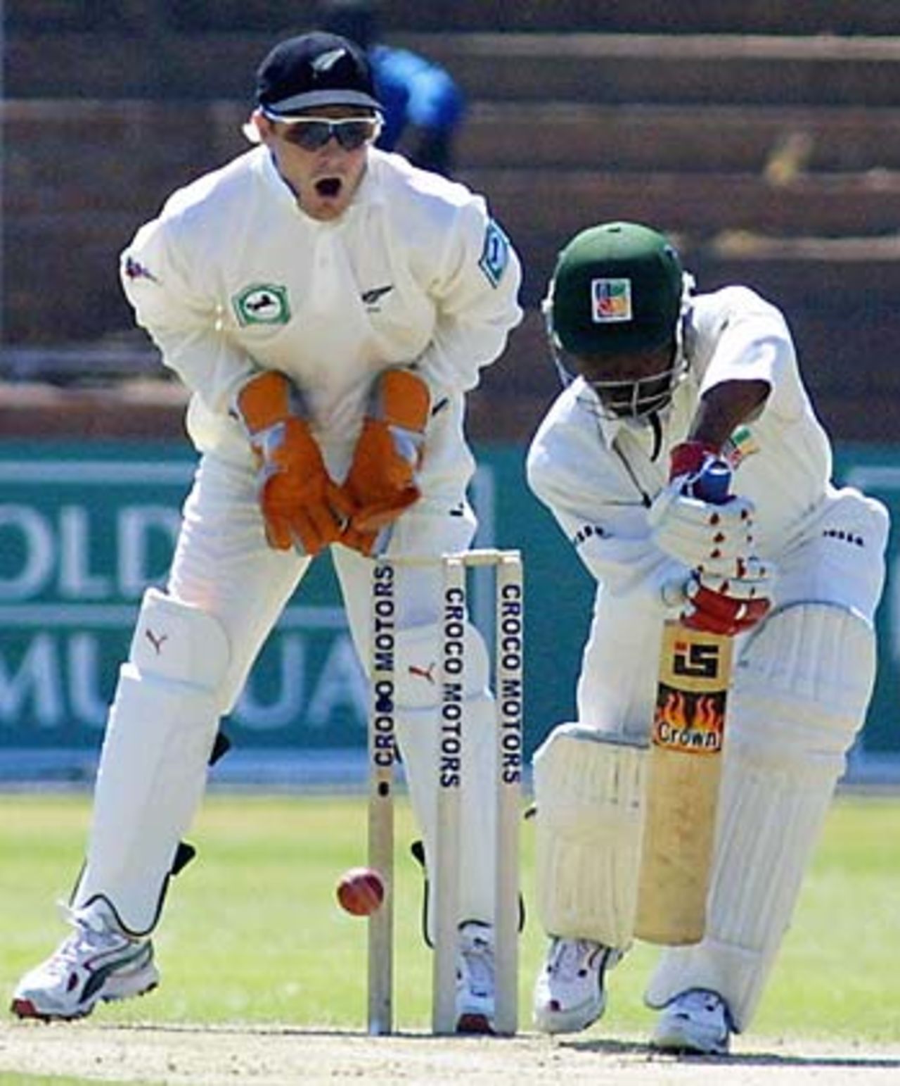 Tatenda Taibu defends resolutely as Zimbabwe fight back, Zimbabwe v New Zealand,  2nd Test, Bulawayo, August 15, 2005
