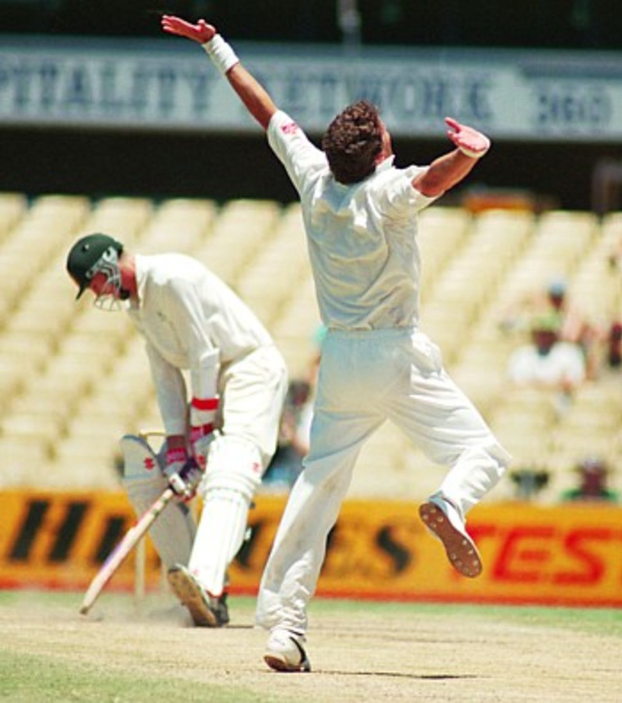 Fanie de Villiers dismisses Glenn McGrath to seal an astonishing win, Australia v South Africa, Sydney 1994