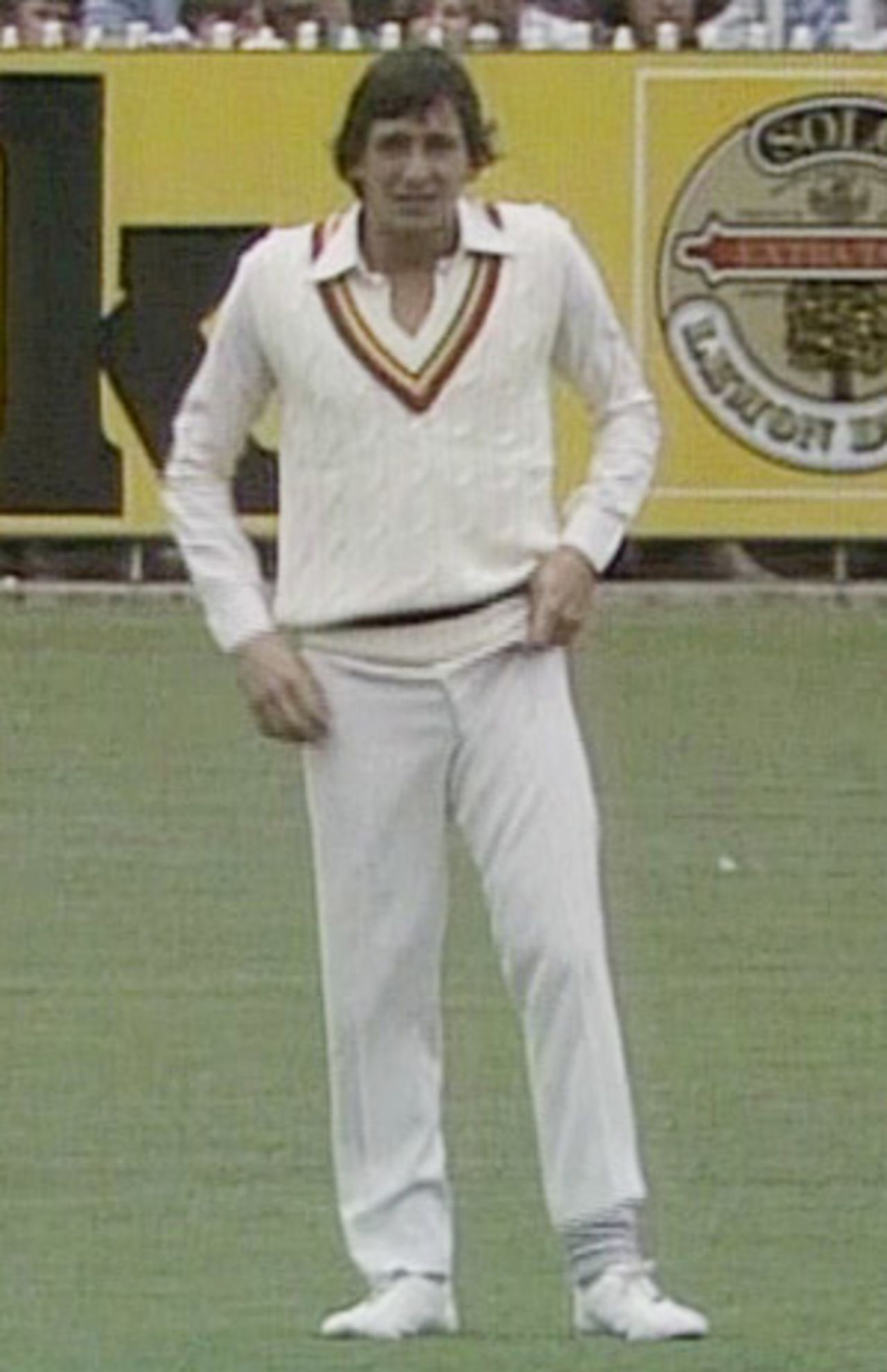 Derek Randall fielding during the Centenary Test