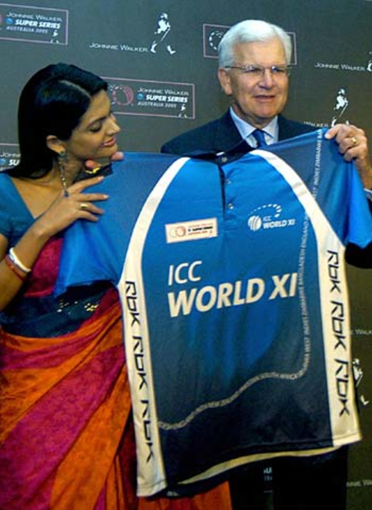 Malcolm Speed and actress Mandira Bedi unveil the Rest of the World strip for the ICC Super Series, New Delhi,