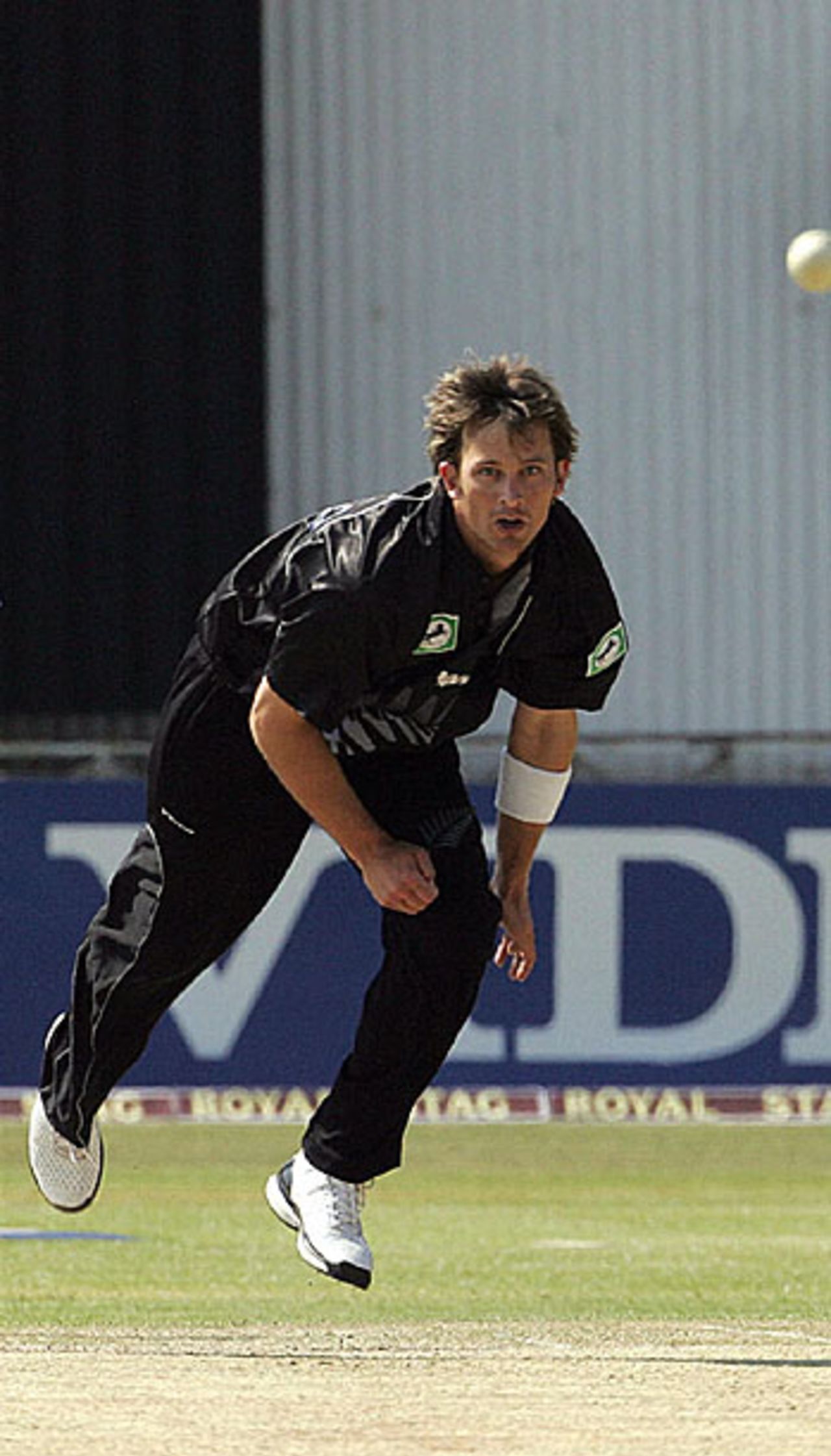 Shane Bond bowls to Sourav Ganguly at the start of his fiery spell, New Zealand v India, Videocon tri-series, Harare, August 26, 2005
