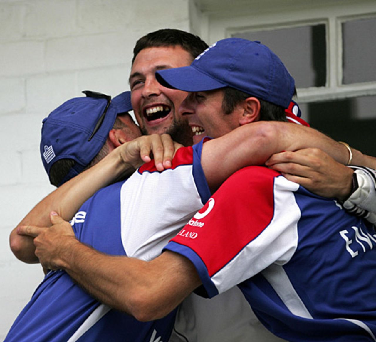 Steve Harmison and Michael Vaughan are ecstatic at beating Australia, England v Australia, Trent Bridge, August 28, 2005