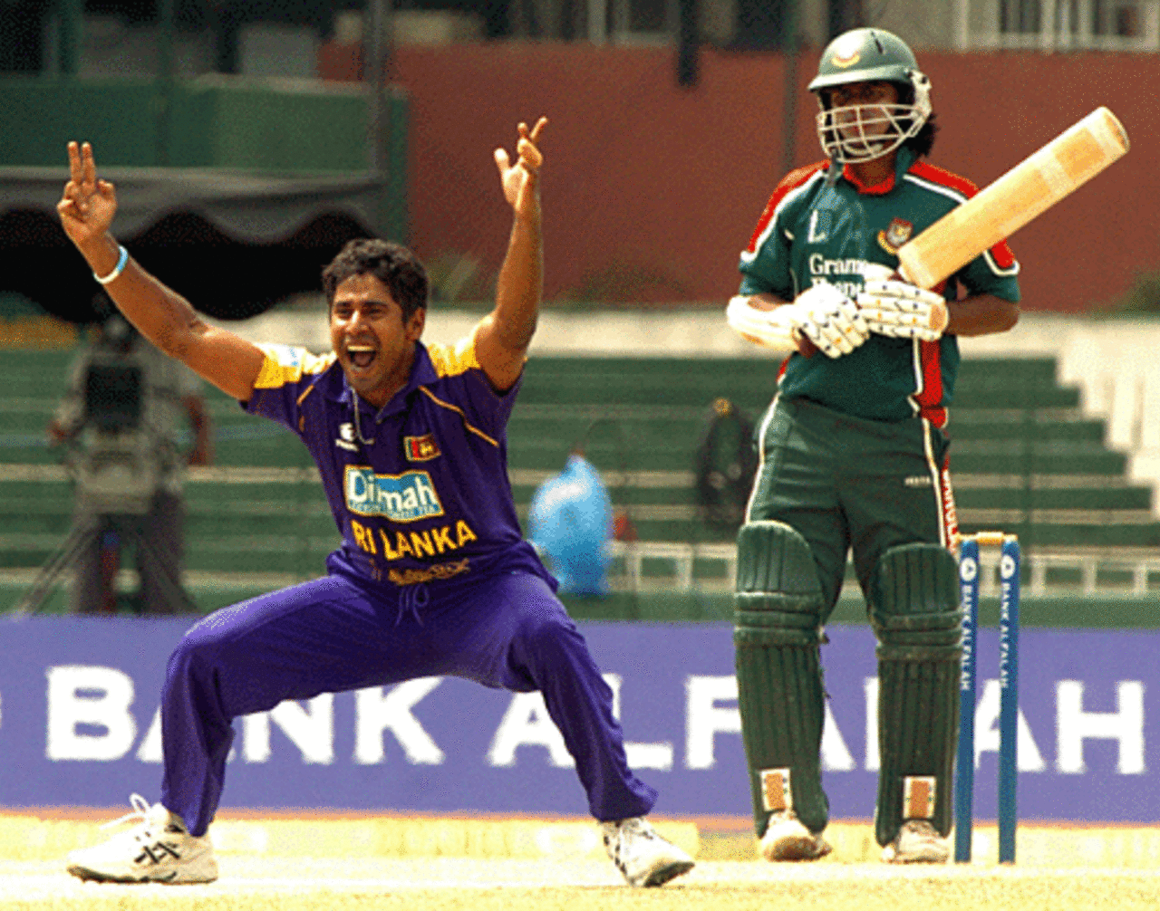 Chaminda Vaas appeals unsuccessfully for the wicket of  Bangladesh batsman Javed Omar, Sri Lanka v Bangladesh, Sinhalese Sports Club Ground, Colombo, August 31, 2005
