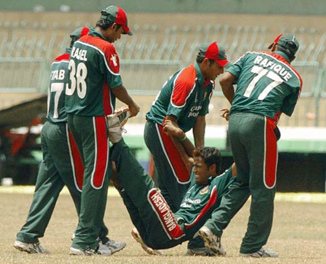 The injured Nazmul Hossain is supersubbed, Sri Lanka v Bangladesh, Colombo, September 2, 2005
